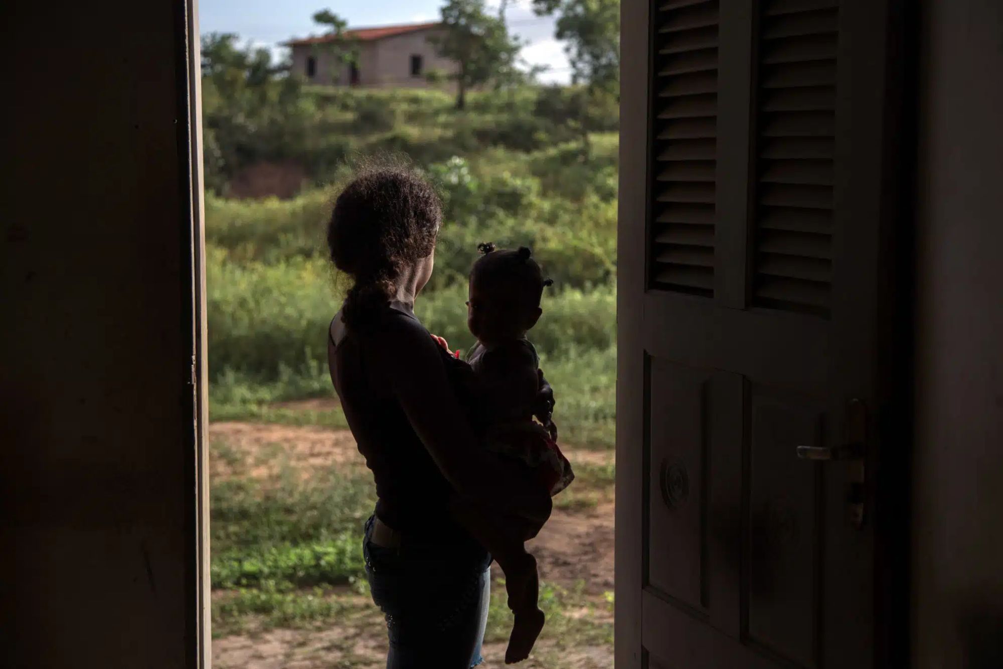 Las niñas avanzan en derechos, pero la igualdad sigue en riesgo: un estudio de 18 años alerta de nuevas amenazas
