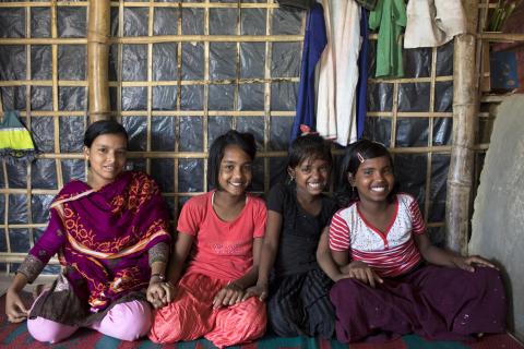 La vida de los jóvenes rohingya en Bangladés: hacinamiento y frustración en una crisis humanitaria olvidada