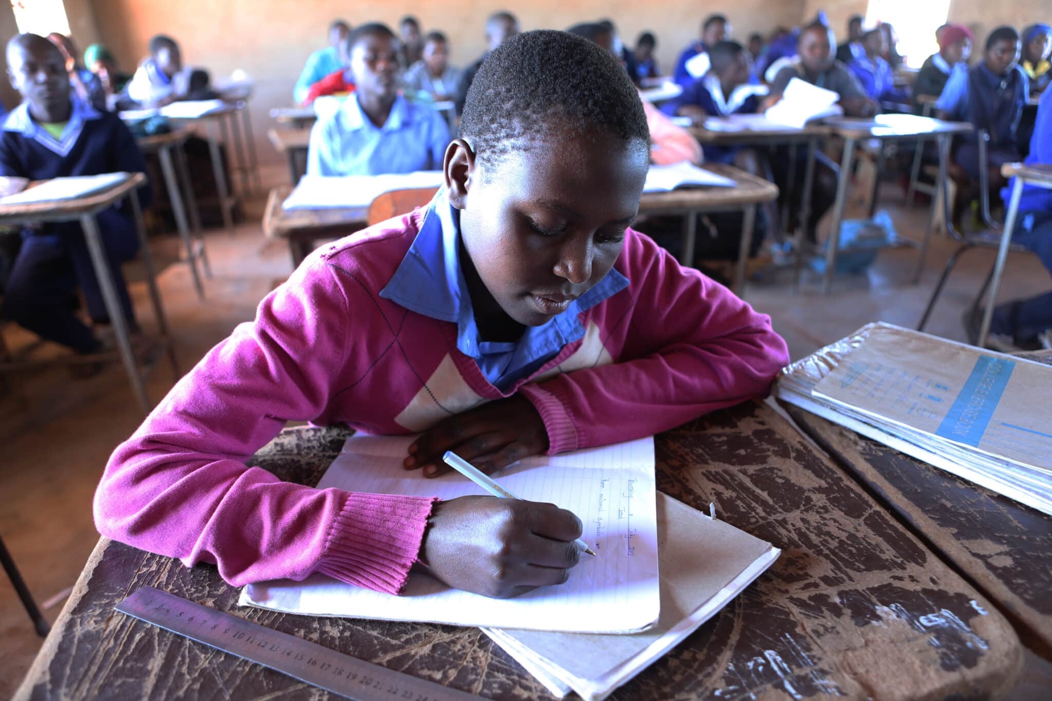 TRANSFORMANDO COMUNIDADES PARA MEJORAR LAS OPORTUNIDADES DE LA INFANCIA EN ZIMBABUE