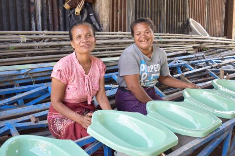 Mama Fina: una emprendedora que fabrica retretes