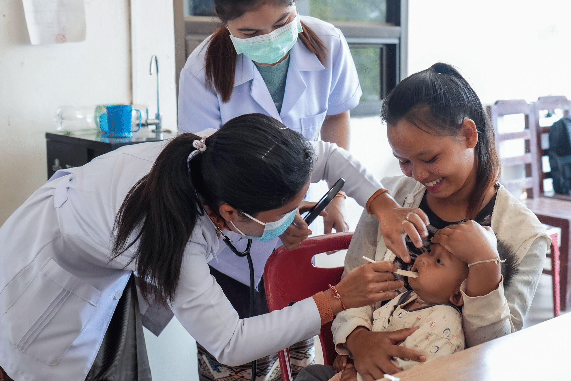 Cuando la salud está cerca, todo mejora: el nuevo centro de maternidad que salva vidas en Laos