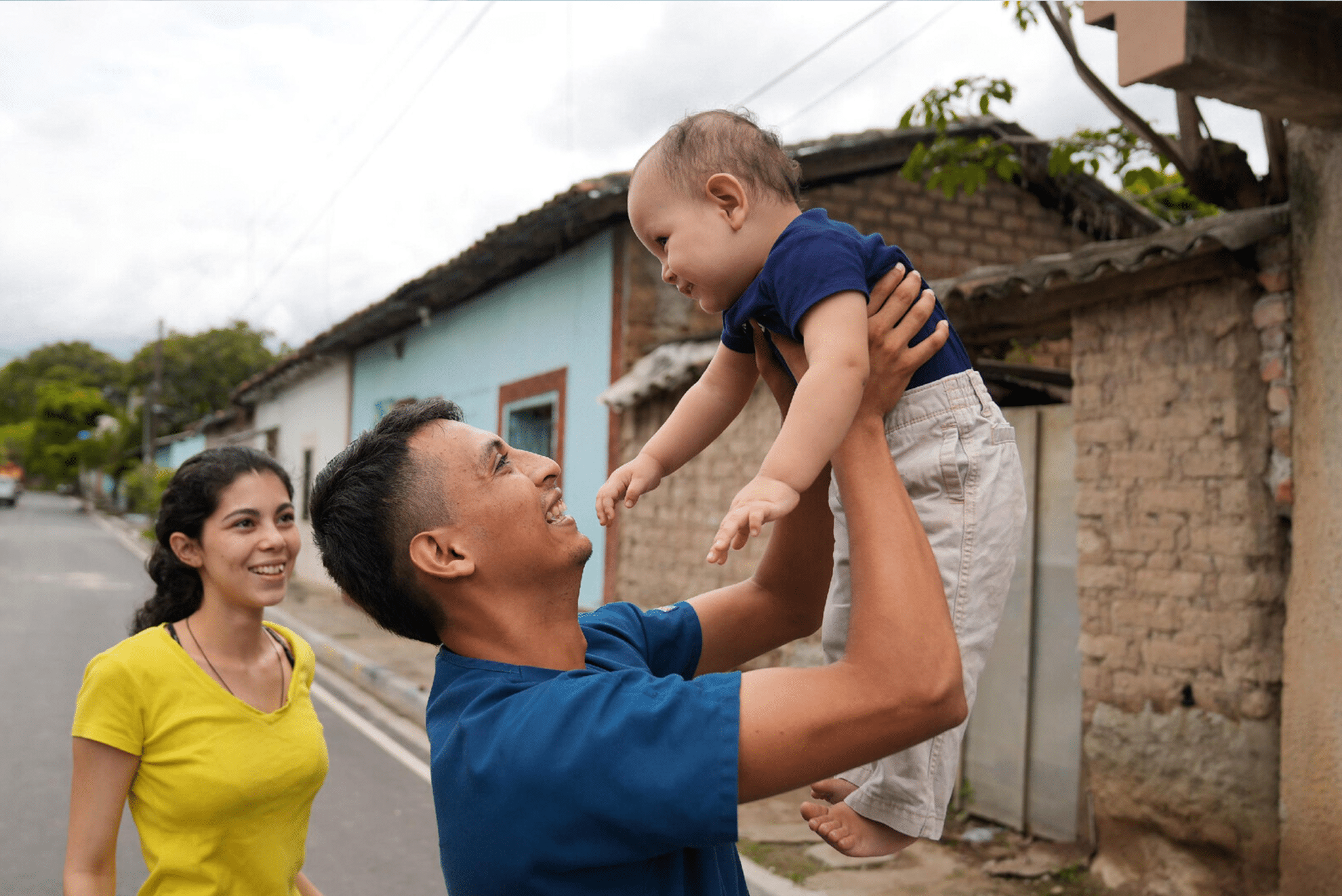 El Salvador: madres y padres que crían en equipo para construir familias más fuertes