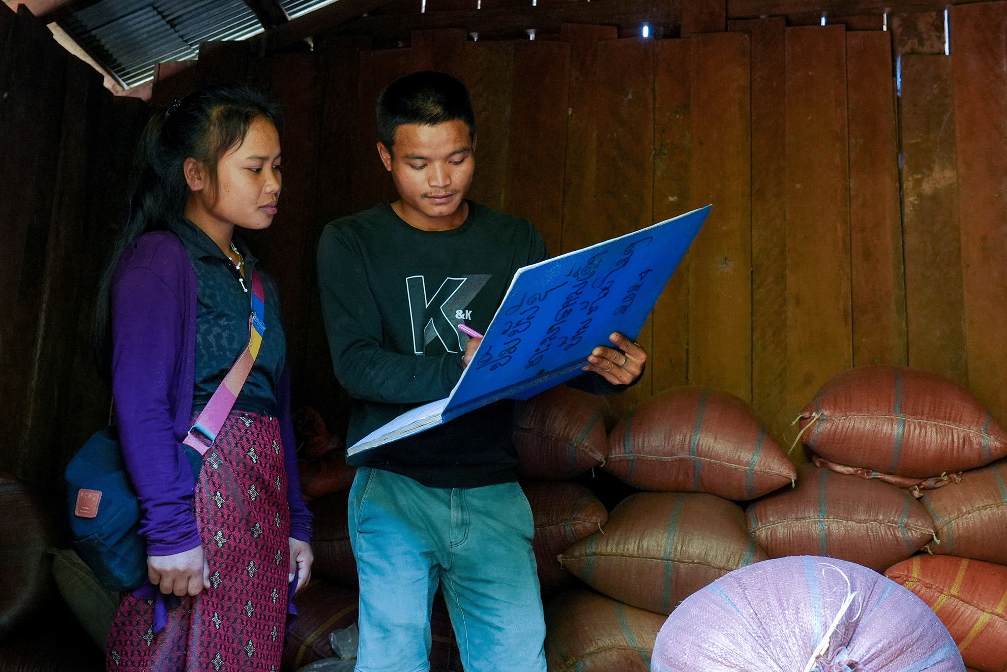 Los bancos de arroz: un salvavidas para las familias de Laos
