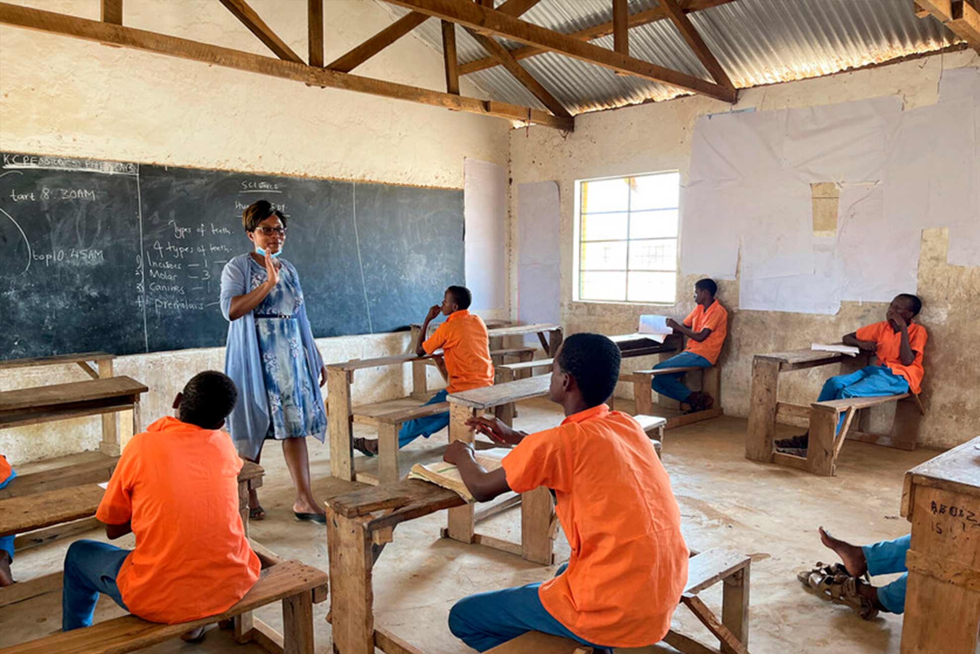 Kenia: la sequía está obligando a las niñas a abandonar sus estudios