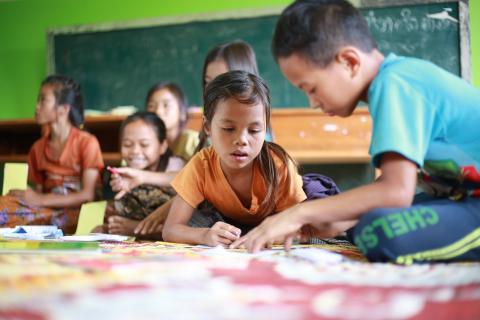 ¿Por qué los niños y niñas de Laos están dejando el colegio?