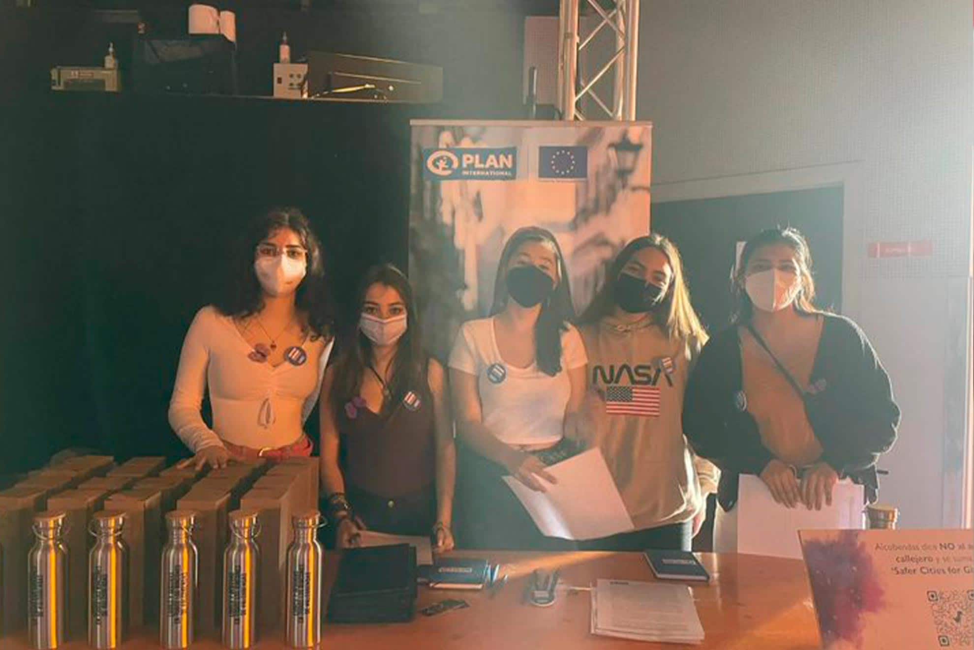 Promoviendo la seguridad urbana de las niñas y jóvenes