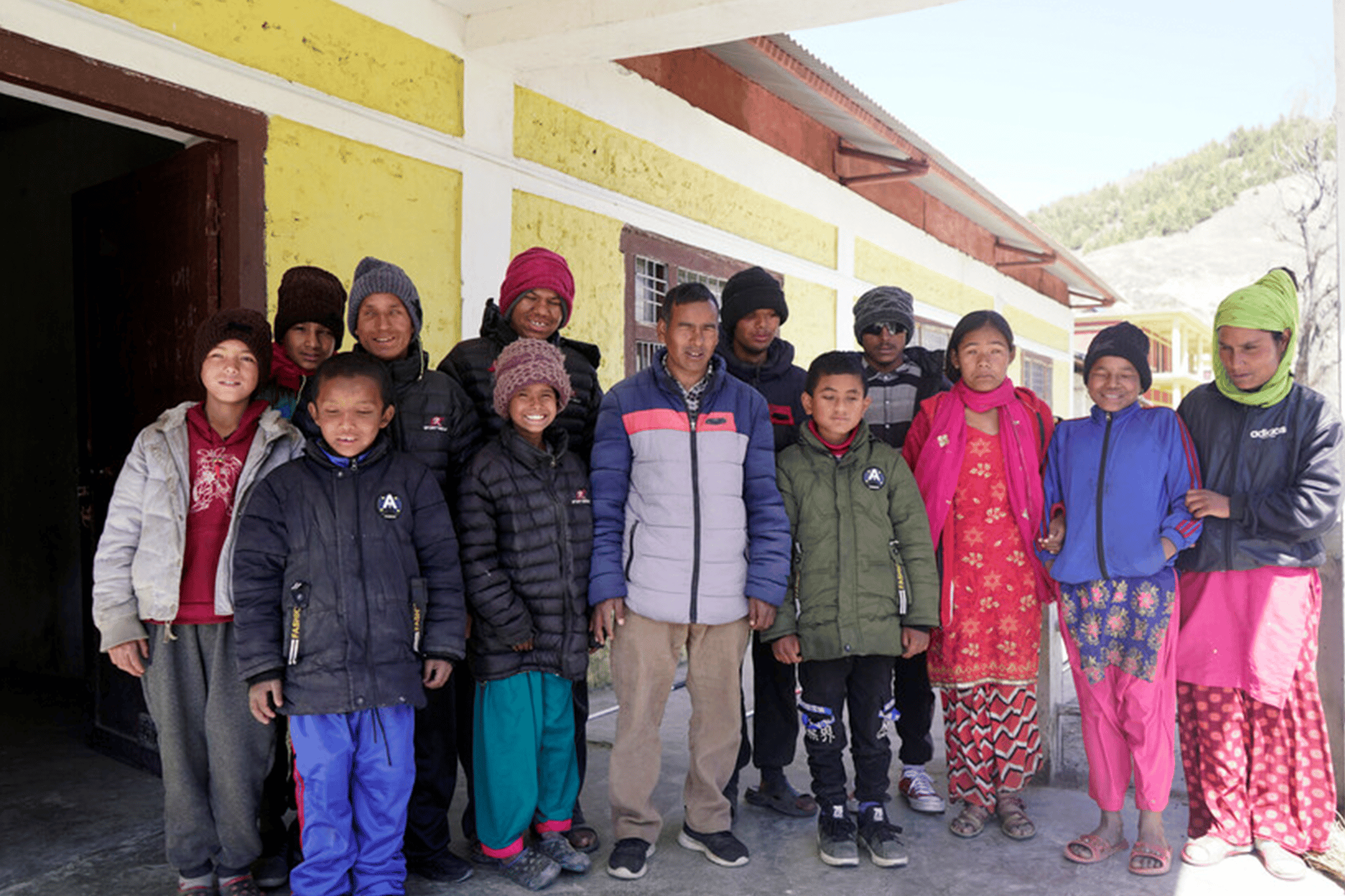 Escuelas más inclusivas y accesibles en Nepal para mejorar sus oportunidades