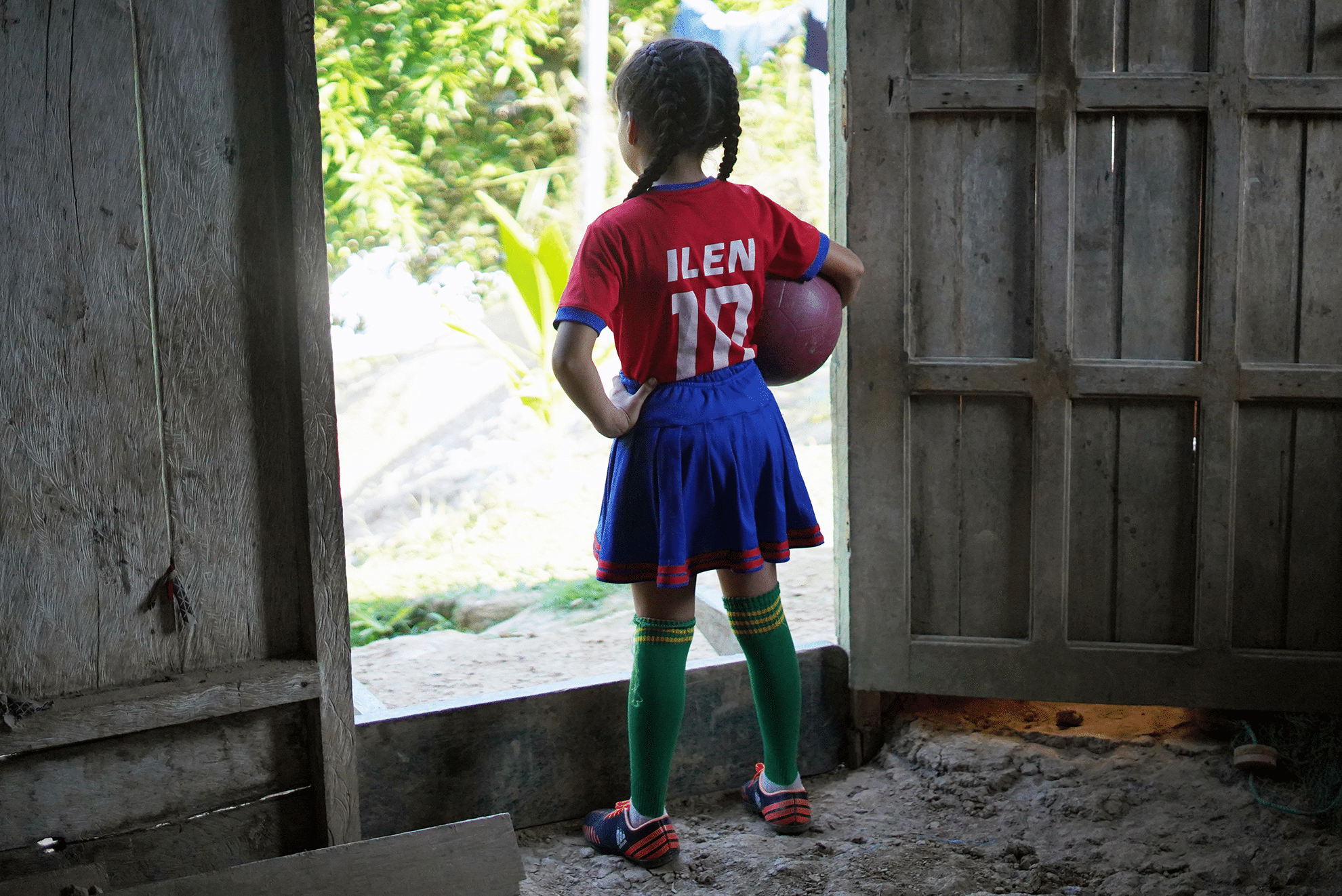 Cómo el fútbol está creando oportunidades para las niñas en la Amazonía Peruana