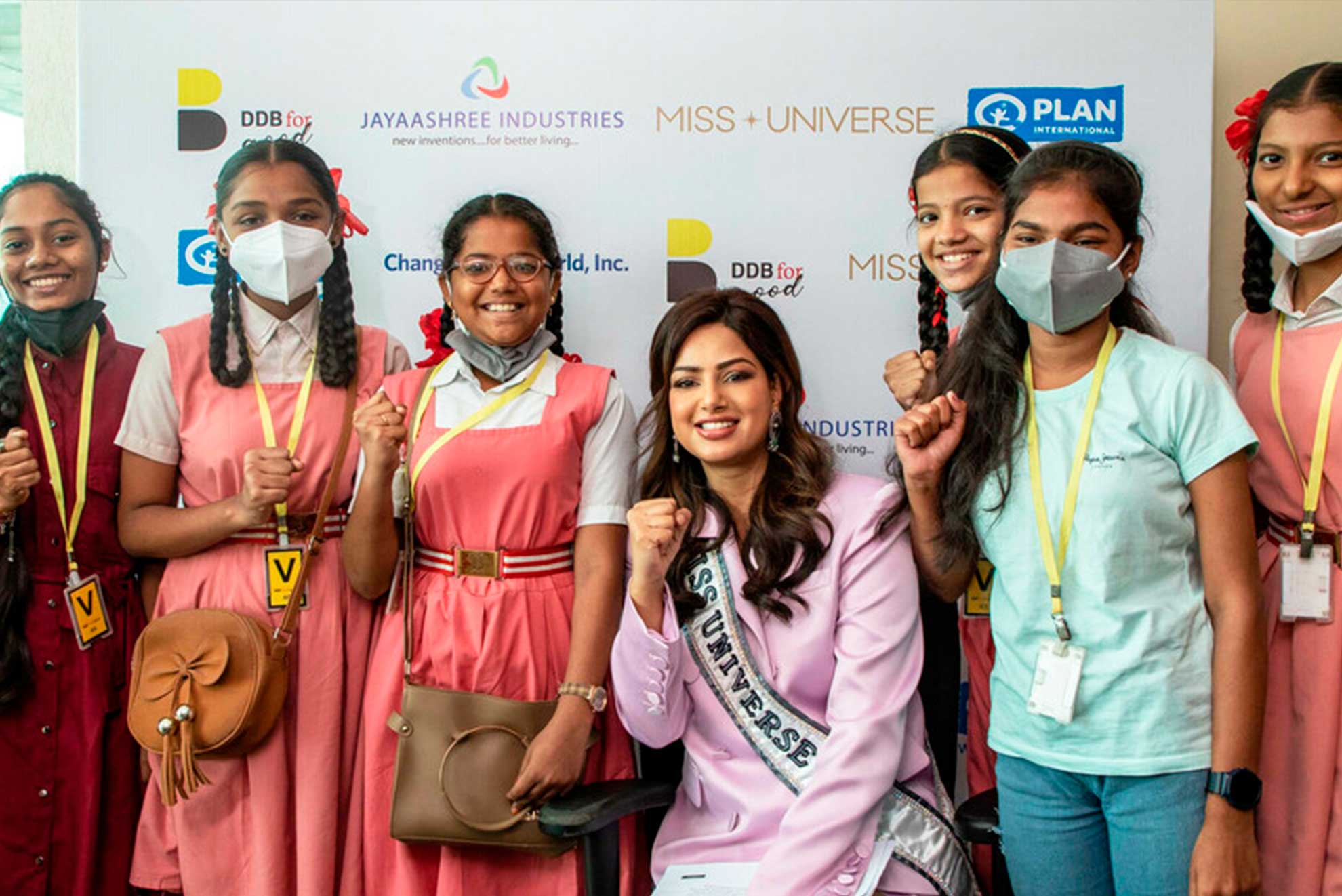 Iniciativa global promovida por Miss Universo para garantizar la igualdad menstrual de 5 millones de adolescentes y mujeres en el mundo para 2025