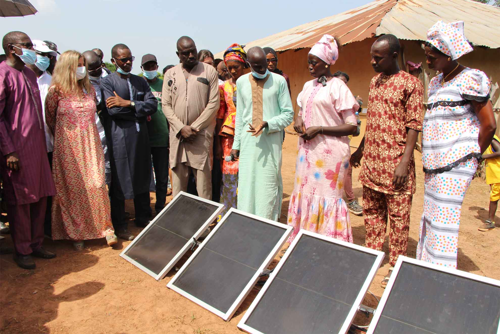 Plan International visita en Senegal el proyecto DESFERS, dedicado a facilitar el emprendimiento de las mujeres a través de las energías renovables