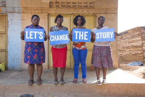 Las niñas de Uganda lanzan una campaña para reducir el embarazo adolescente y pre adolescente