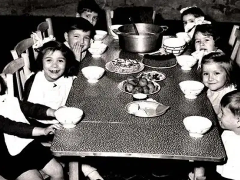 Niños pequeños historia Plan internacional